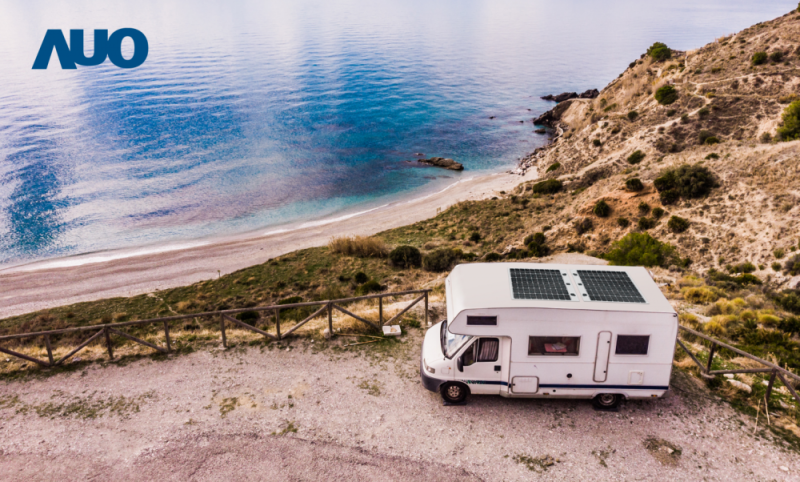 「可撓輕量化太陽光電板SunCurva」使用輕量特殊耐候型複合板取代傳統太陽能板的玻璃前板，不僅降低70%重量，每米平方僅3Kg；具有抗衝擊性能及通過電磁相容性測試，可應用於交通運輸工具，如露營車、遊艇等